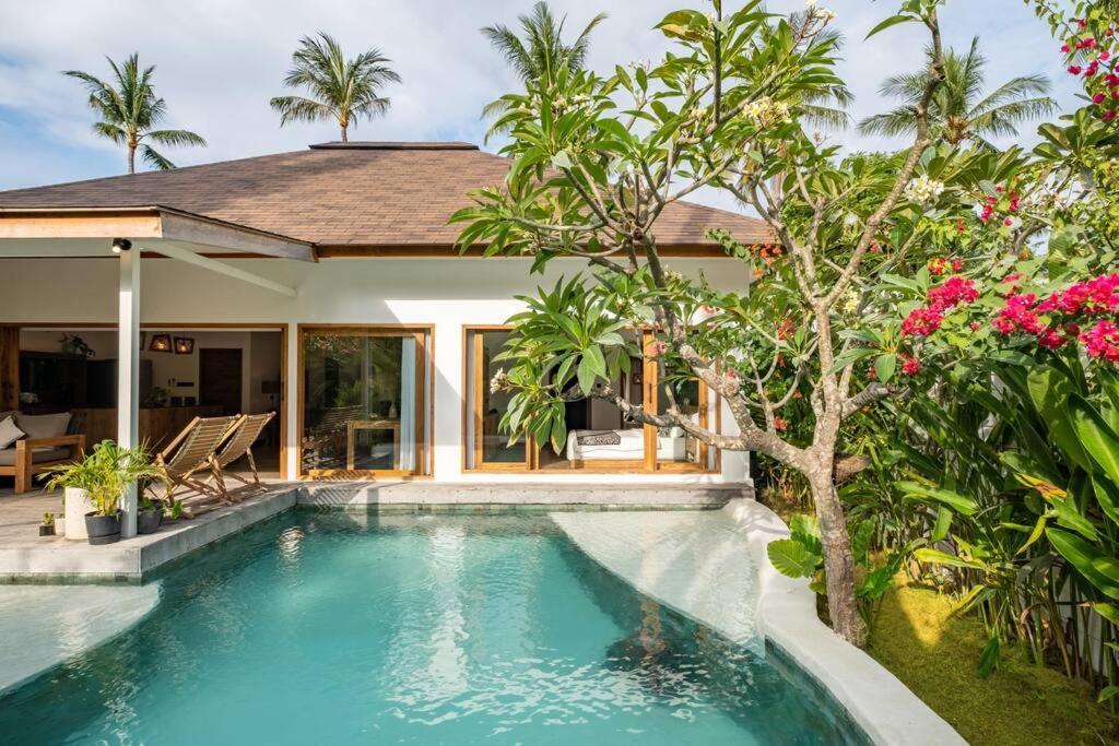 Villa Designer New 3Bdr - Lush Garden+Pool à Gili Trawangan Extérieur photo